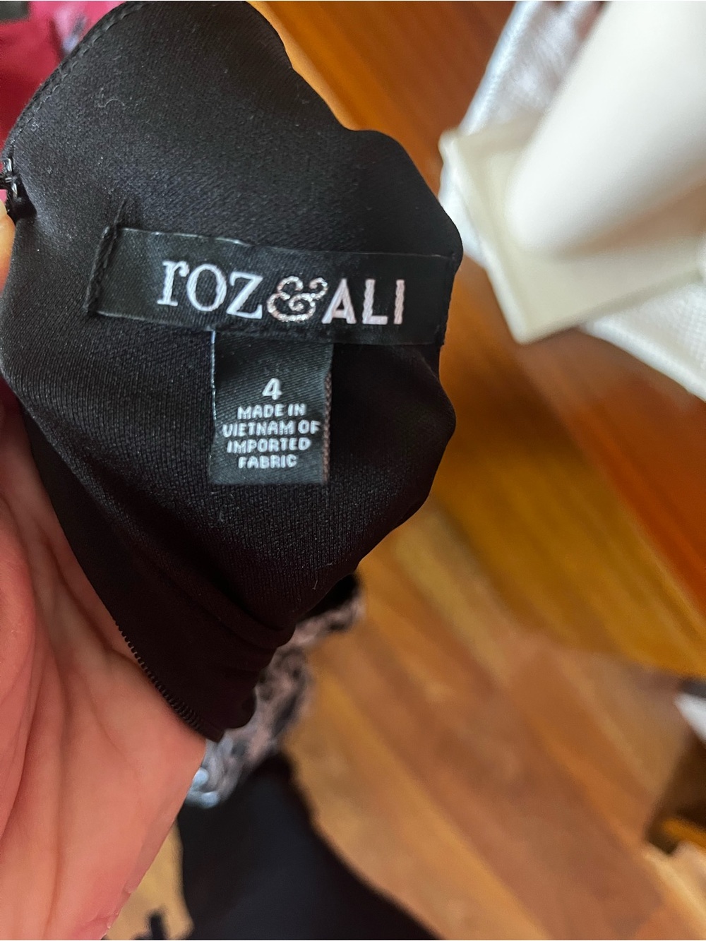 New Roz & Ali Black Bodice with White Lace Overlay Dress - Picture 10 of 16